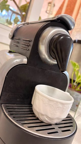 Cafetera Nespresso DeLonghi