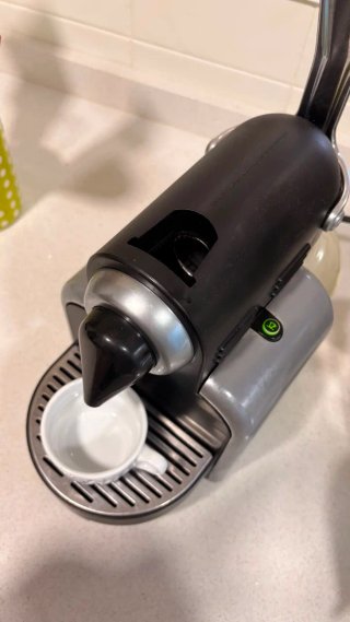 Cafetera Nespresso DeLonghi