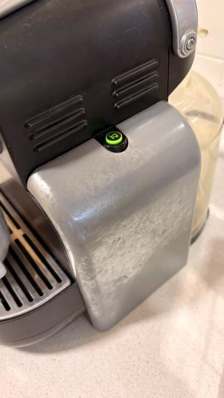 Cafetera Nespresso DeLonghi