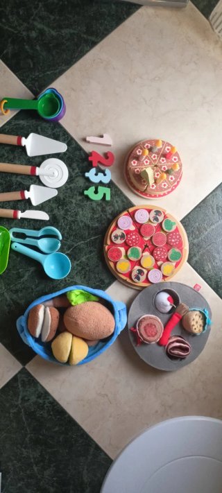 Cocinita de juguete con accesorios