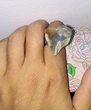 Anello con pietra in agata incastonata