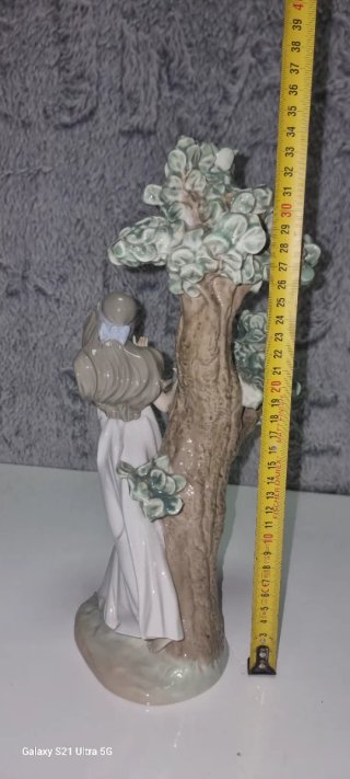 Figura de porcelana "ninfa del bosque"