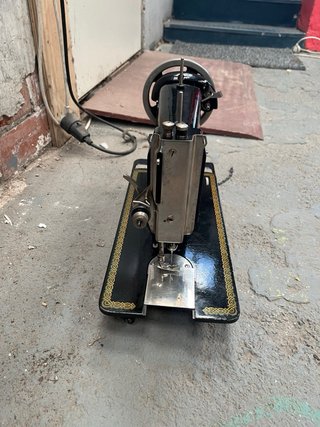 Máquina de coser Wertheim antigua
