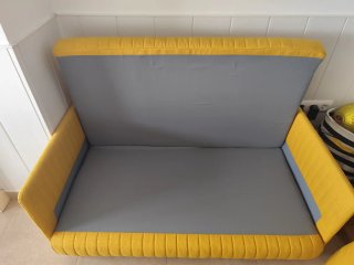 Sofá cama amarillo Ikea