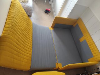 Sofá cama amarillo Ikea