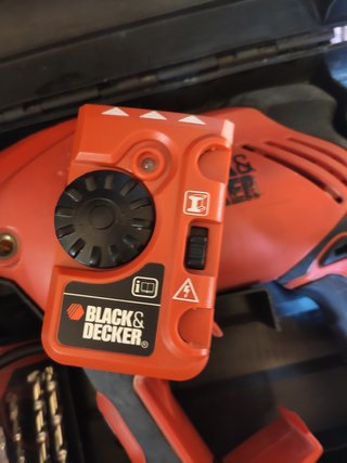 Taladro black decker nivel 2juegos brocas detector