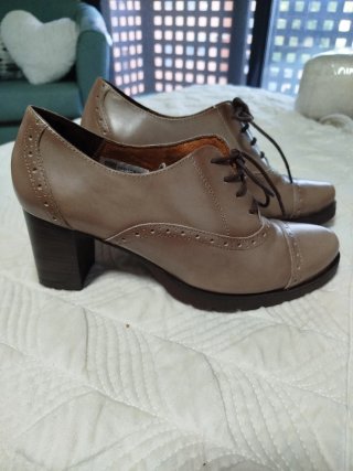 Zapatos tipo Oxford Tacón Beige/Marrón