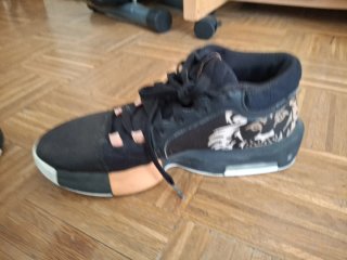 Zapatillas Nike Lebron witness 8  negro y apricot.