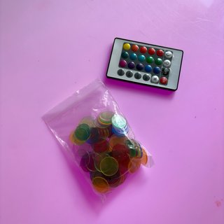 Mesa infantil adaptada como mesa de luz
