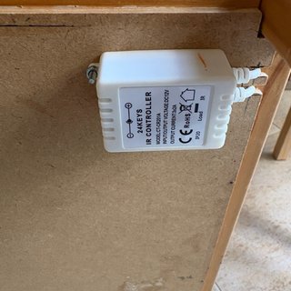 Mesa infantil adaptada como mesa de luz