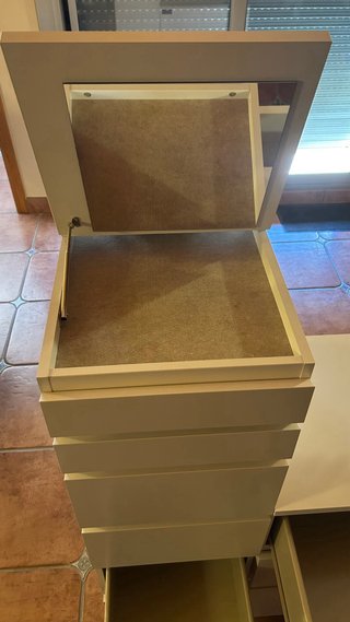 Comodini con 3 e 6 cassetti + portagioie