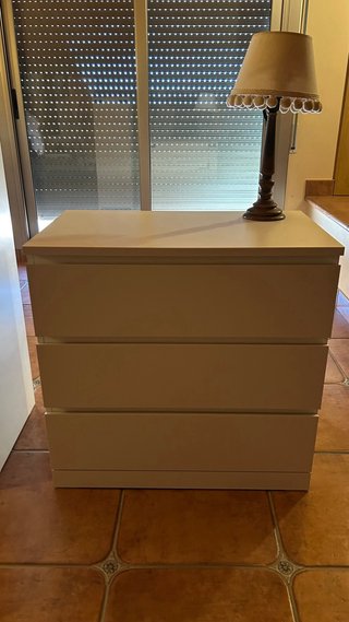 Comodini con 3 e 6 cassetti + portagioie
