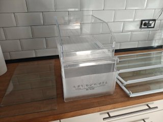 Cajones y baldas frigorífico Hisense 4 puertas