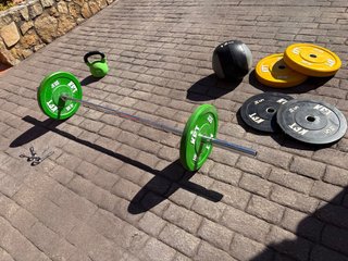 Set de pesas y accesorios de crossfit