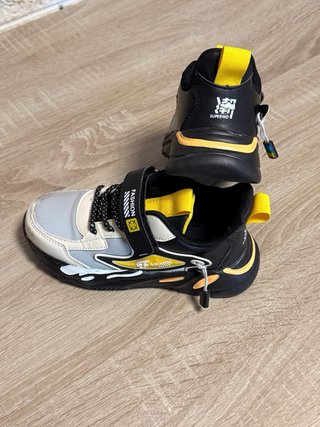 Zapatillas deportivas niño negro y gris