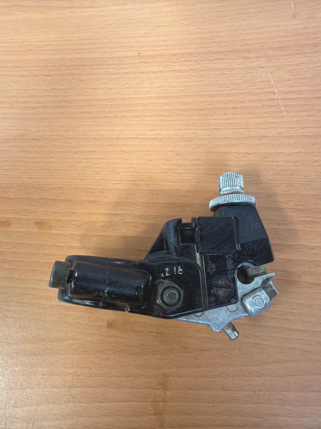 Soporte Maneta Embrague Triumph 1050 ST 2005