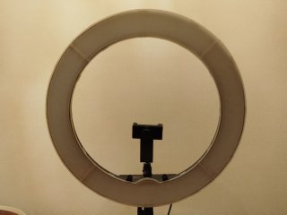 Aro de Luz Neewer con trípode en perfecto estado.