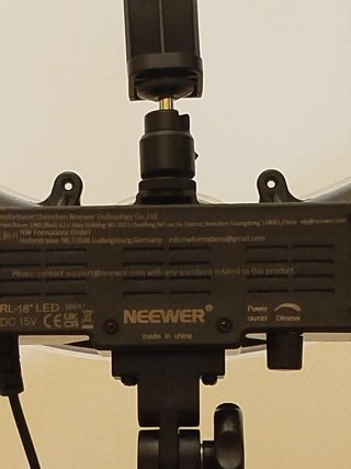 Aro de Luz Neewer con trípode en perfecto estado.