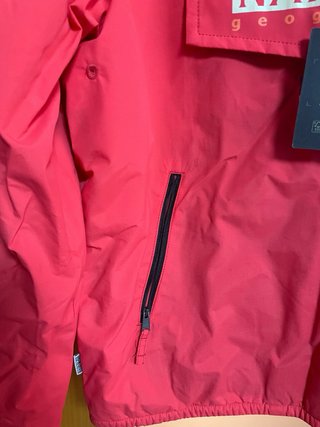 Chaqueta Napapijri Roja Talla L nueva