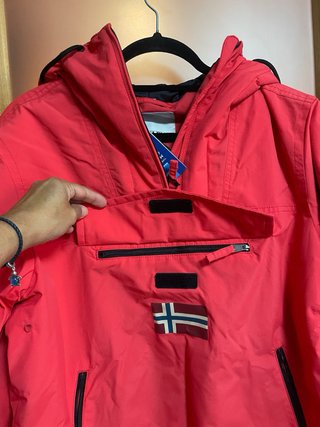 Chaqueta Napapijri Roja Talla L nueva