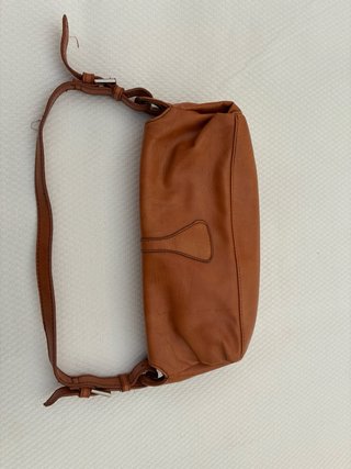 Bolso de piel marrón