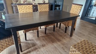 Muebles de comedor de madera oscura