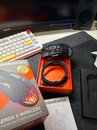 SteelSeries Aerox 5 Wireless Mouse RGB 18K
