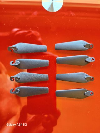 2 Droni E88 con 4 batterie