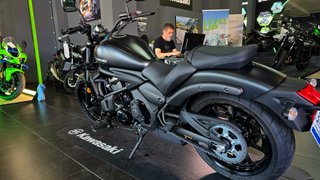 Kawasaki Vulcan S Negra
