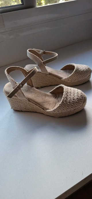 Zapatillas cuña esparto beige