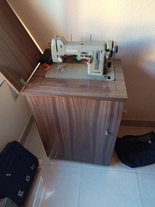Máquina de coser Wertheim antigua
