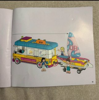 Lego Friends 41681 Camper Van nel bosco con barca