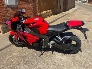 Honda cbr 1000rr 2008 (sc59)