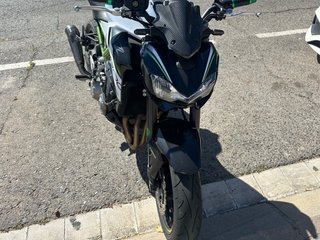 Kawasaki Z900 Negra/Verde