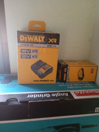 Kit Taladro Percutor Dewalt 18V DCH133NT
