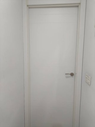 Puertas macizas blancas en buen estado