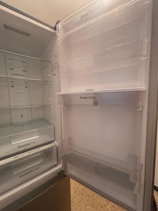 Frigorífico Daewoo con dispensador de agua