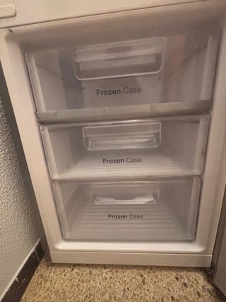 Frigorífico Daewoo con dispensador de agua