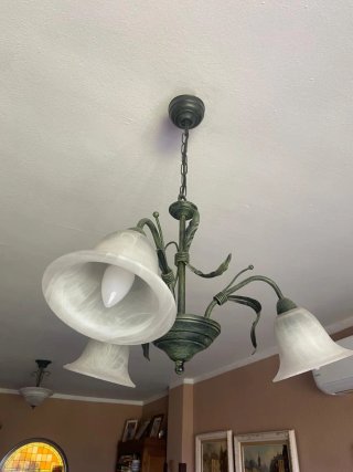 Lámpara de metal verde estilo hoja
