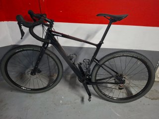 Gravel Cannondale Topstone con 2 juegos ruedas