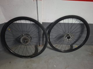 Gravel Cannondale Topstone con 2 juegos ruedas