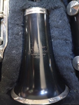 Clarinete J.Michael con accesorios