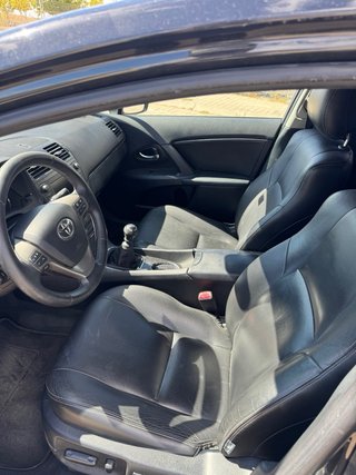 Toyota Avensis 2011
