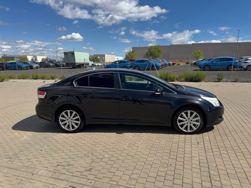 Toyota Avensis 2.2 D-4D Premium 2011, foto 10