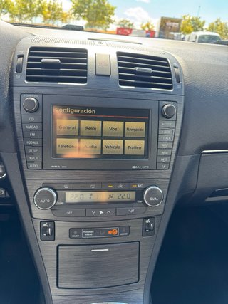 Toyota Avensis 2011
