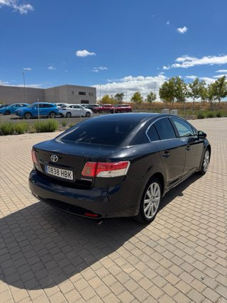 Toyota Avensis 2011