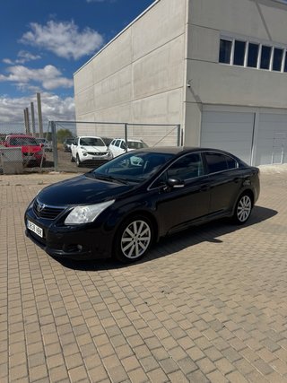 Toyota Avensis 2011