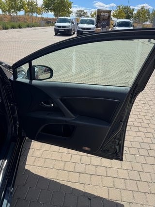 Toyota Avensis 2011