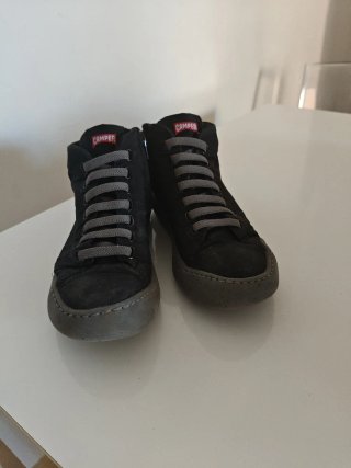 Botines Camper Negro y Gris