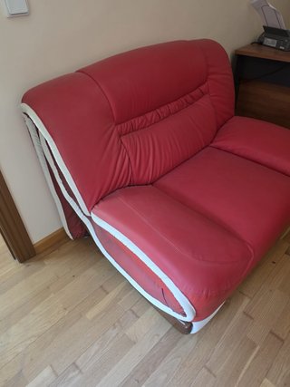 Sillón de piel rojo